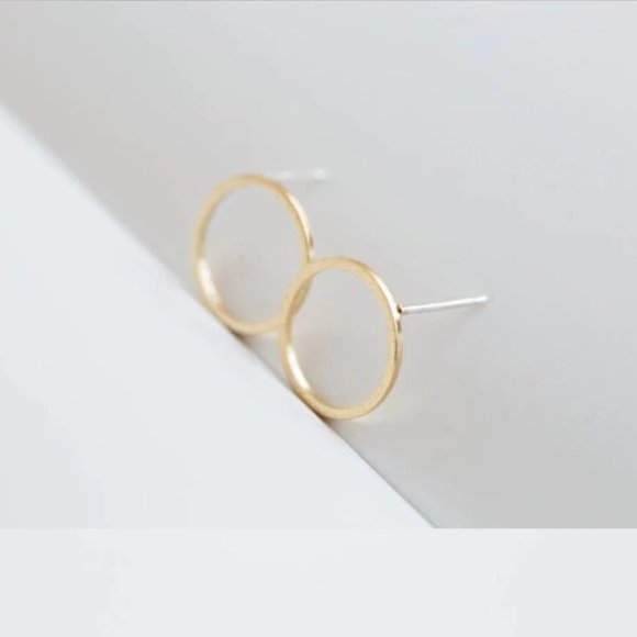 "Circle of Life" Minimalist Simple Stud Earrings - Picture 3 of 8